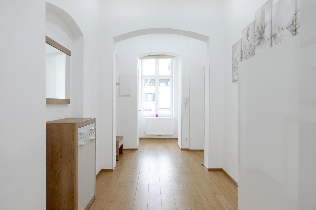 Apartments 4 You Red Star 8 Виена Екстериор снимка