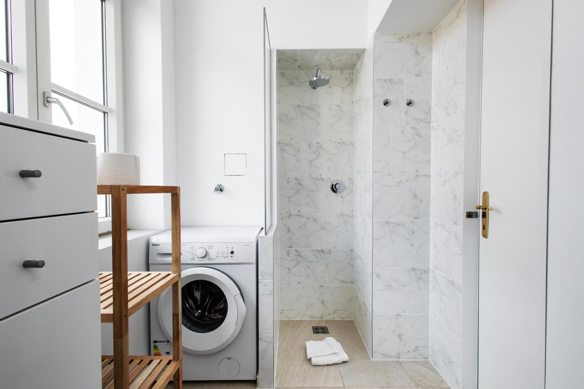 Apartments 4 You Red Star 8 Виена Екстериор снимка