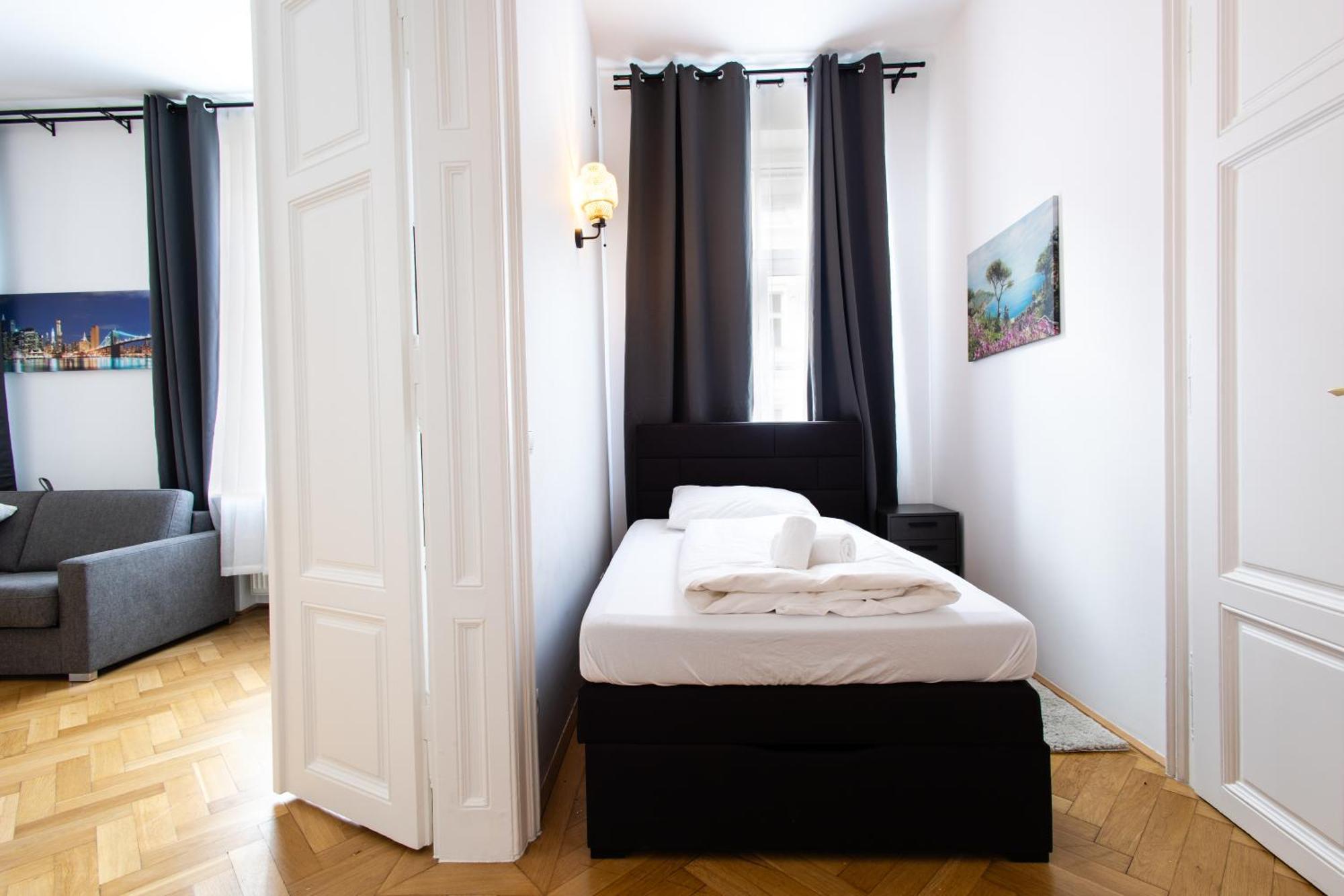 Apartments 4 You Red Star 8 Виена Екстериор снимка