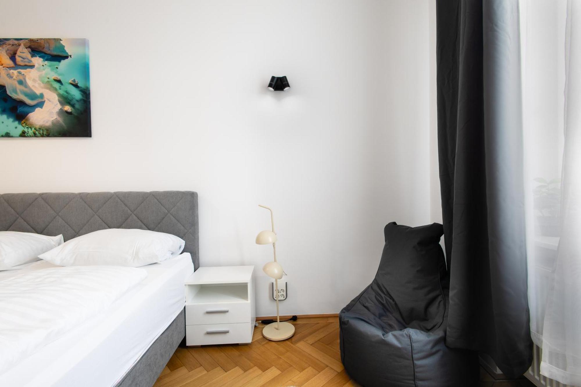 Apartments 4 You Red Star 8 Виена Екстериор снимка